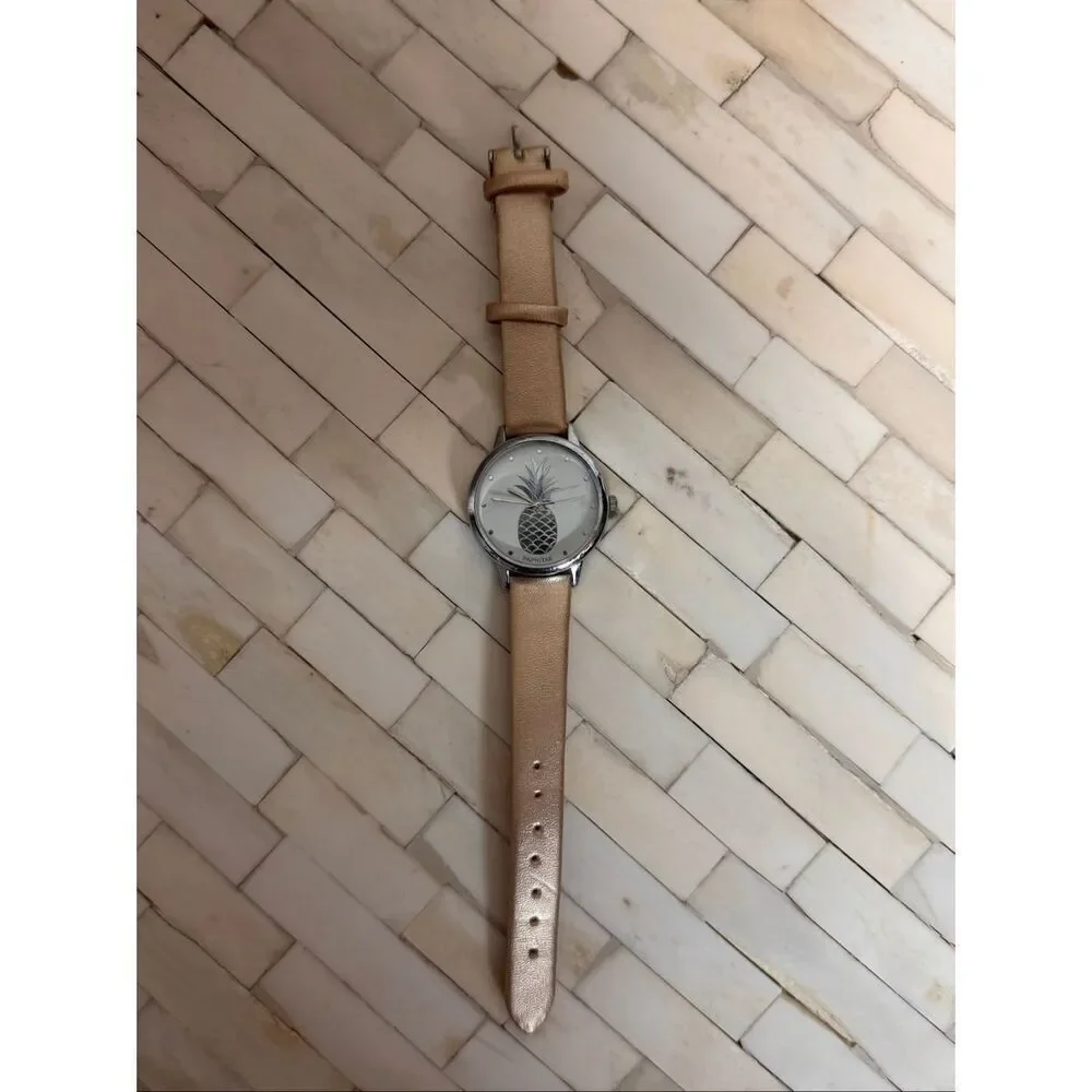 Gold Pineapple Watch – Cute Fashion Accessory, Stainless Steel Back, Adjustable